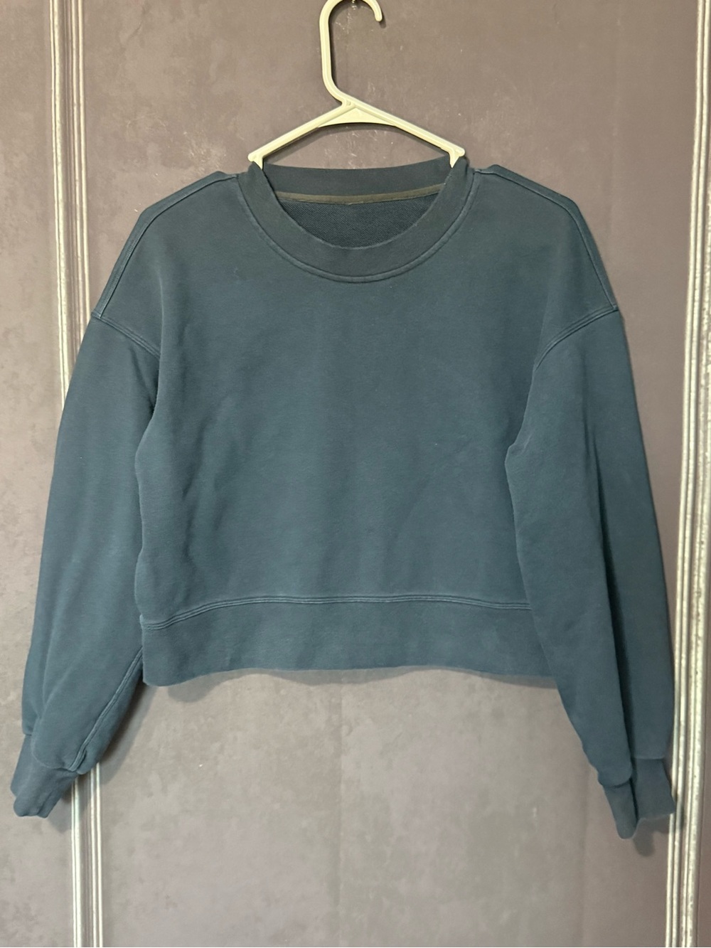 Lululemon Cropped Crewneck- navy